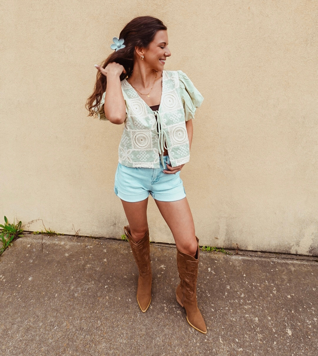 Delicate delights top